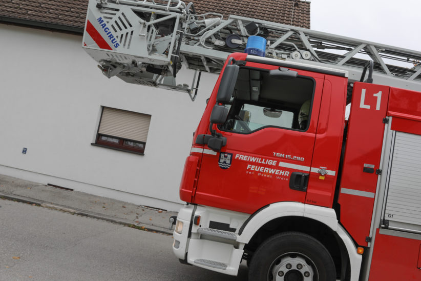 Sicherungsarbeiten durch die Feuerwehr in Wels-Lichtenegg