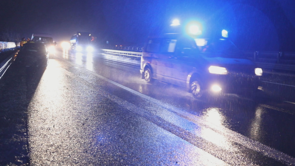 Unfall nach Eisregen auf Innkreisautobahn bei Krenglbach fordert eine verletzte Person