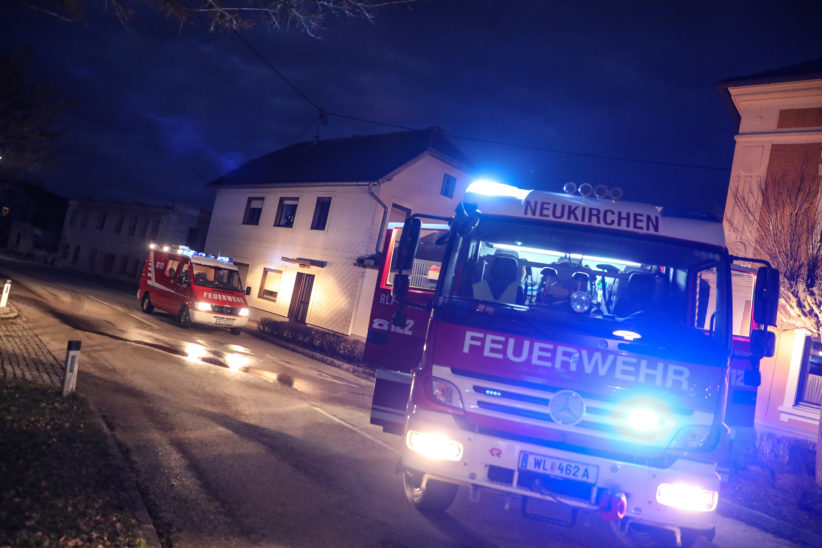 Brand eines Nachtspeicherofens und einer Zwischendecke in einem Wohnhaus in Neukirchen bei Lambach