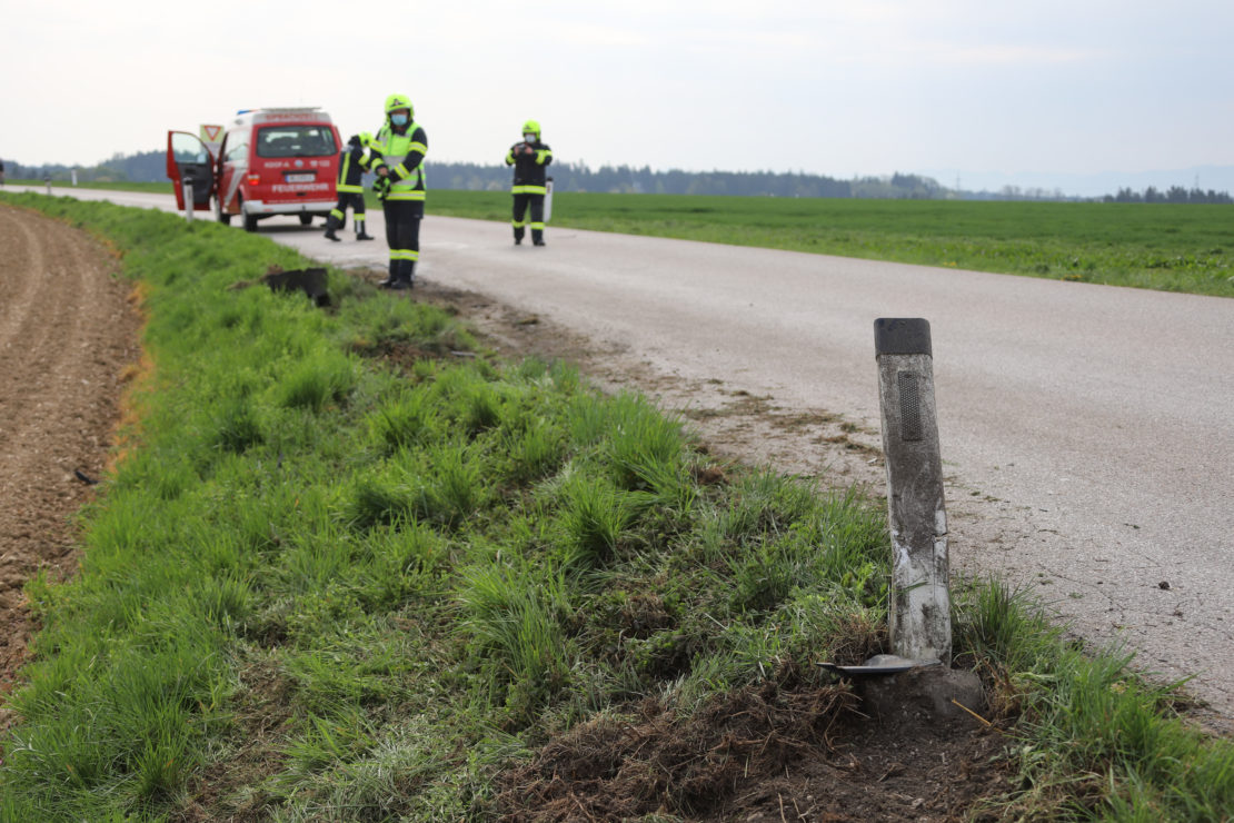 Einsatzkräfte entdecken bei Sipbachzell während Fahrt zu einem anderen Unfall weitere Unfallstelle