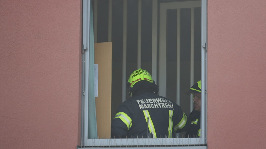 Spezialeinsatz für Feuerwehr: Dringende Türöffnung einer Arrestzelle am Polizeiposten in Marchtrenk