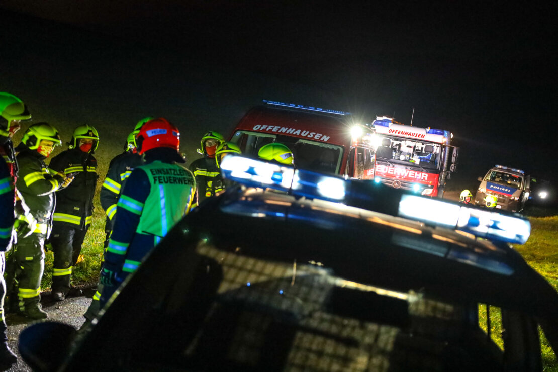 Abgängige Person bei Suchaktion in Offenhausen von Einsatzkräften der Feuerwehr gefunden
