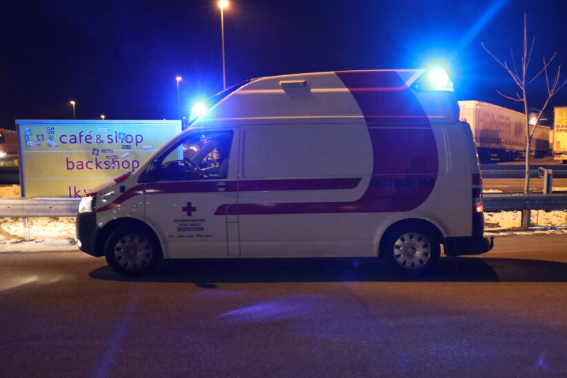 Messerattacke auf einem Rastplatz in Wels-Puchberg - Tatverdächtiger LKW-Lenker von Polizei gestoppt