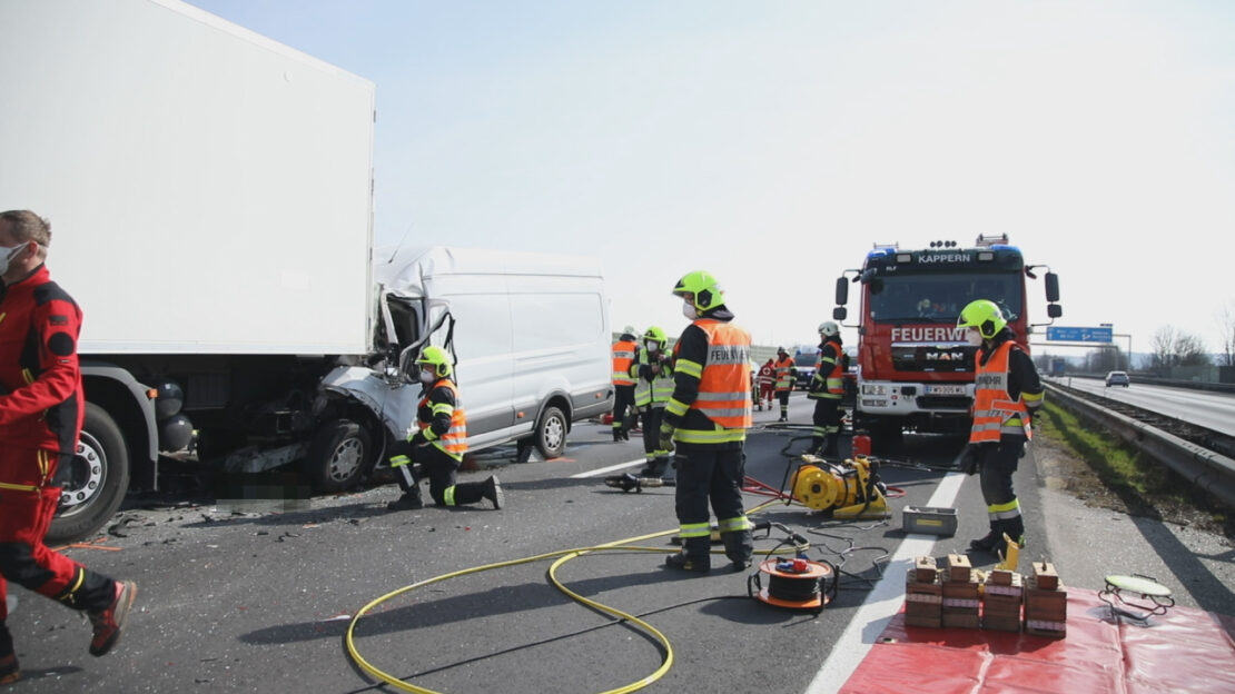 Tödlicher Unfall im Rückstaubereich auf der Welser Autobahn bei Marchtrenk