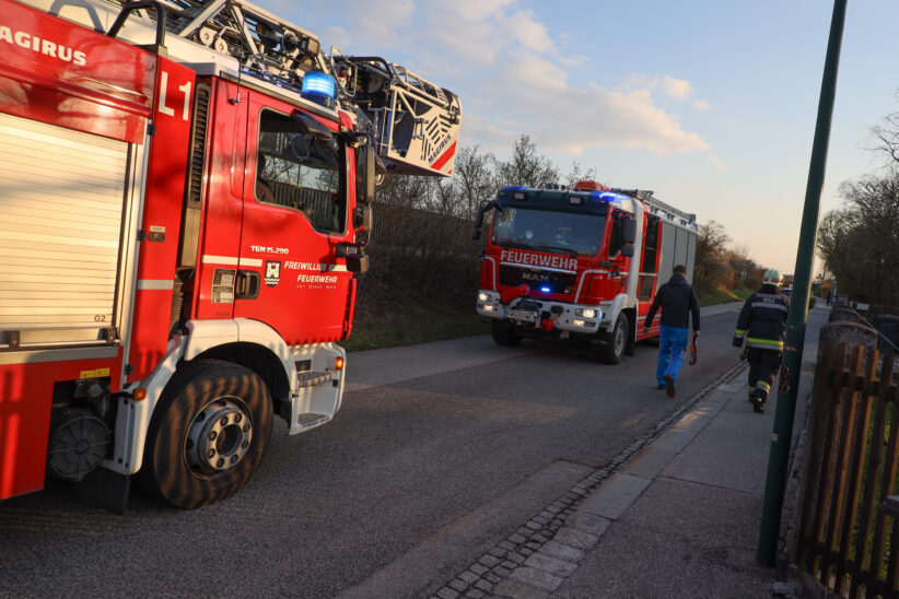 Feuerwehreinsatz nach Gasgeruch in einem Mehrparteienwohnhaus in Wels-Neustadt
