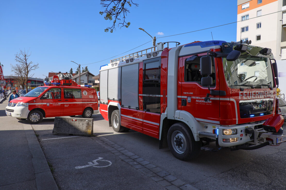Kuchen im Ofen: Feuerwehr zu dringender Türöffnung nach Wels-Neustadt alarmiert