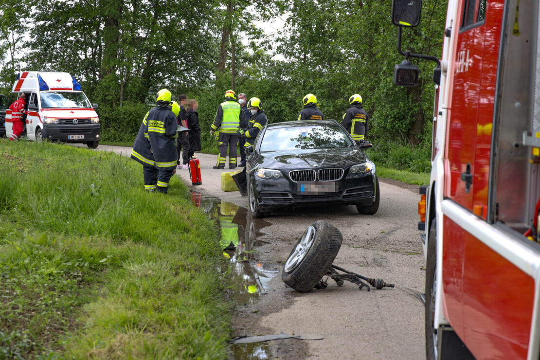 Kollision mit Baum: Verkehrsunfall in Gunskirchen endet glimpflich