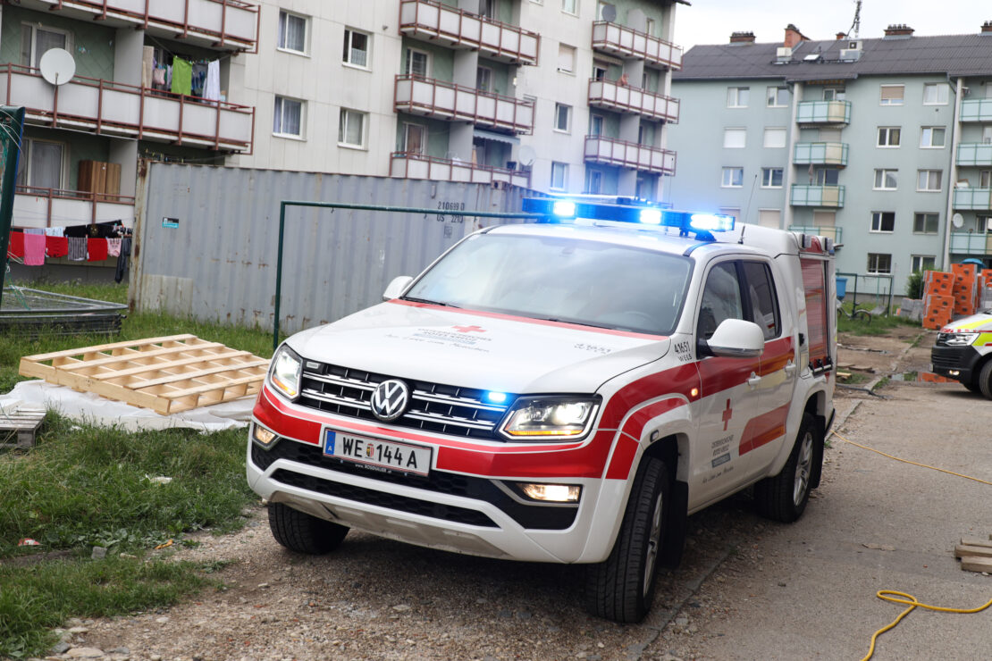 Kind (3) in Wels-Pernau von Balkon gestürzt