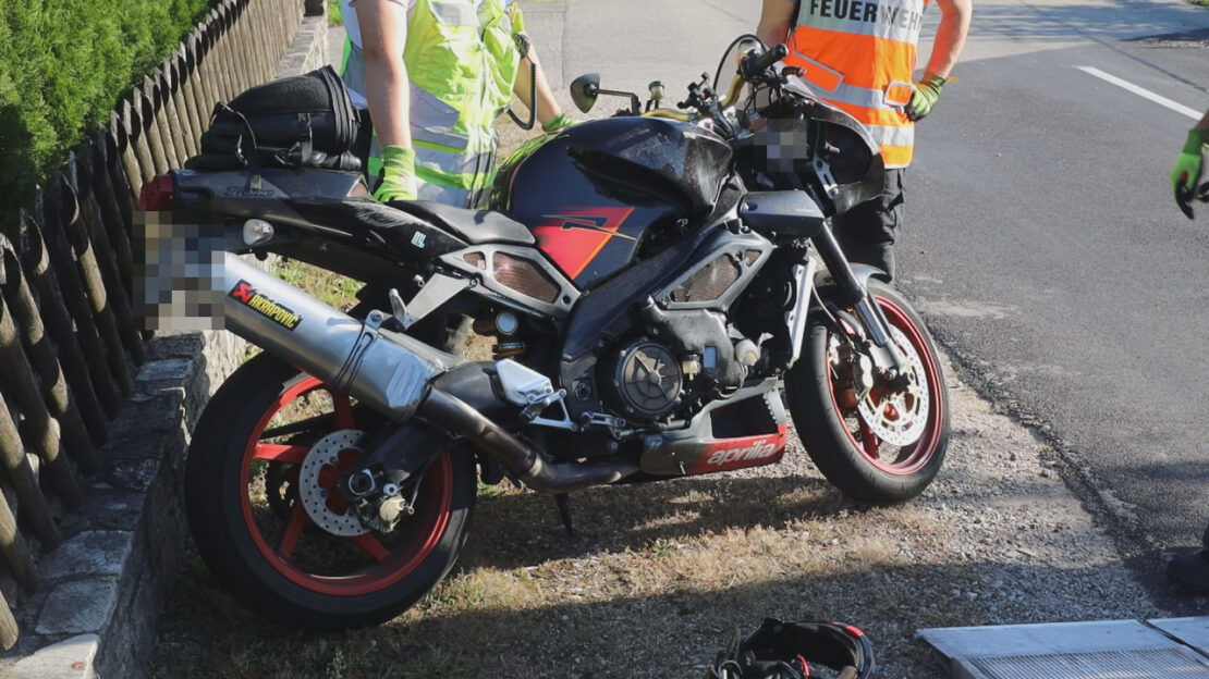 Motorradlenker (55) bei schwerem Unfall in Gunskirchen tödlich verunglückt