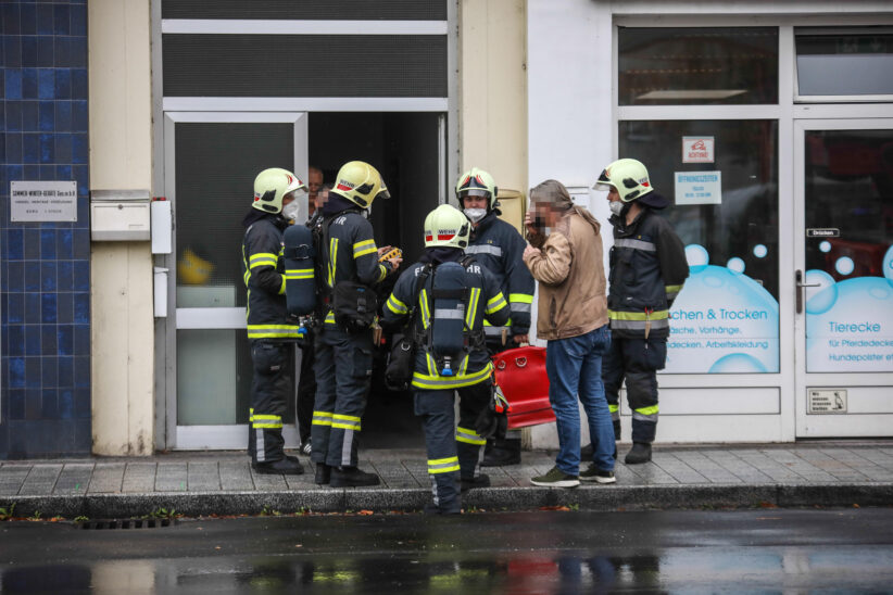 Einsatzkräfte bei gemeldetem Gasgeruch in Wels-Neustadt im Einsatz
