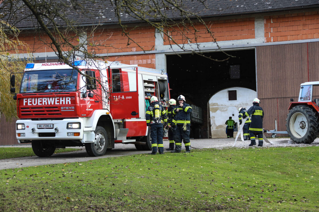 Brand in einem Hackschnitzellager in Holzhausen - Suchaktion nach kurzzeitig abgängigem Fünfjährigen