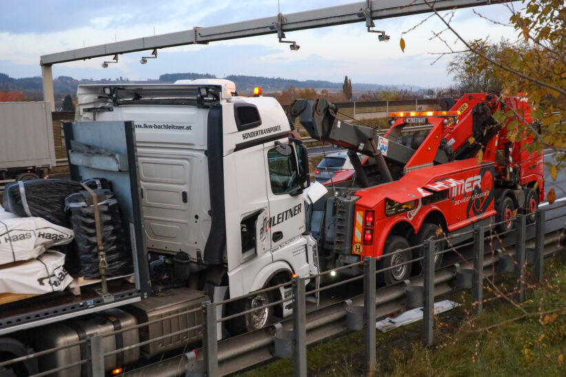 Sieben Kilometer Stau nach LKW-Unfall auf Innkreisautobahn in Pichl bei Wels