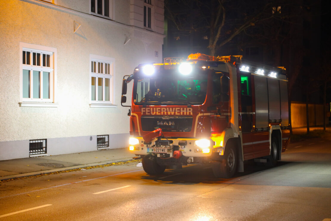 Brandverdacht in einem Wohnhaus in Wels-Innenstadt