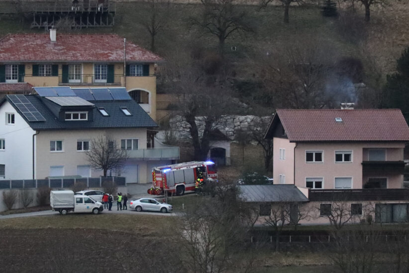 Gemeldeter Brand eines Wohnhauses in Thalheim bei Wels stellte sich als falscher Alarm heraus
