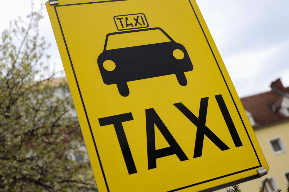 Taxilenker ohne gültigen Führerschein in Wels-Neustadt durch Polizei gestoppt