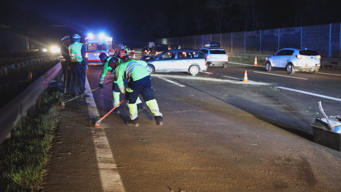 Schwerer Crash im dichten Osterrückreiseverkehr auf Innkreisautobahn bei Wels