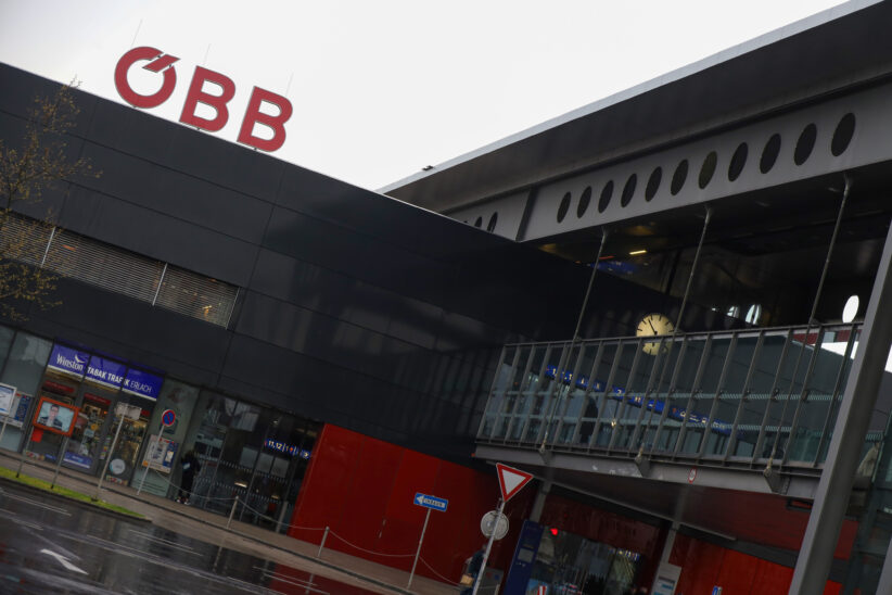31-Jähriger bei brutalem Raub am Hauptbahnhof Wels schwer verletzt