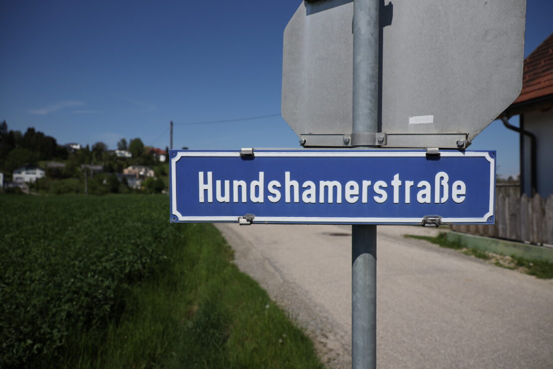 Personenrettung in Buchkirchen - Hausbesitzer stecke in Kanal fest