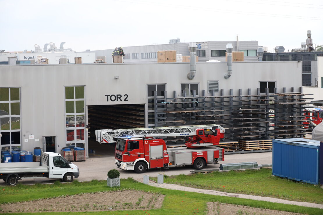 Brand einer Filteranlage bei einem Unternehmen in Wels-Schafwiesen