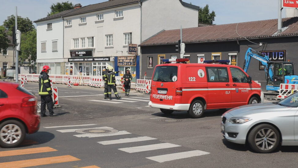 Gasleitung bei Straßenbauarbeiten in Wels-Innenstadt beschädigt