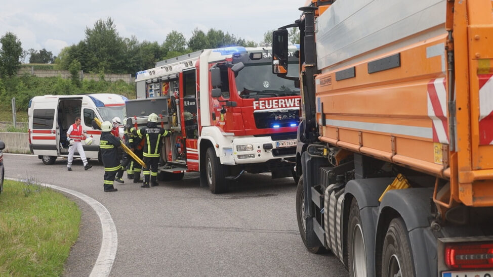 Neun Verletzte: Vollbesetzter Kleinbus auf Innkreisautobahn bei Sattledt verunglückt