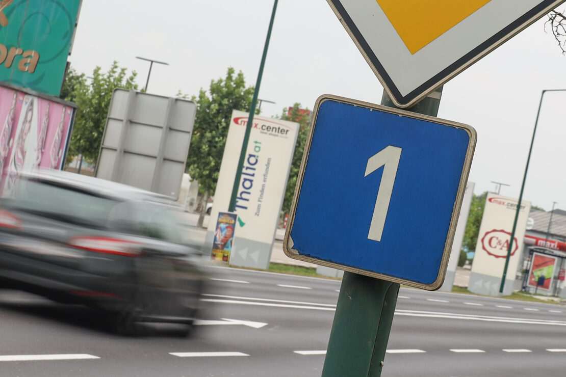 "Steig mal rein": Lenker (16) raste bei Ausbildungsfahrt mit 102 durch 50 km/h-Bereich in Wels