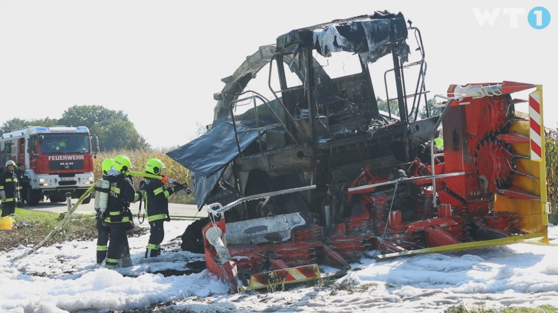 Sieben Feuerwehren bei Brand eines Maishäckslers in Eberstalzell im Einsatz