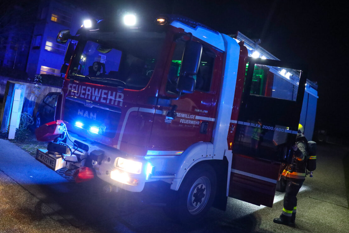 Knallkörper gezündet: Einsatz der Feuerwehr nach gemeldetem Gasgeruch in Wels-Lichtenegg