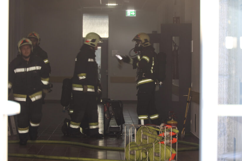 Brand im Schulgebäude der HTL in Wels-Innenstadt sorgt für größeren Einsatz