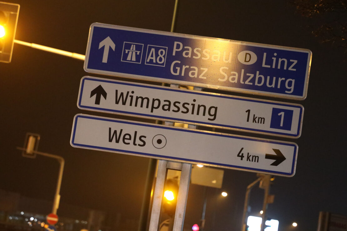 128 statt 50 km/h: Polizei stoppt Probeführerscheinbesitzer bei Geschwindigkeitskontrolle in Wels