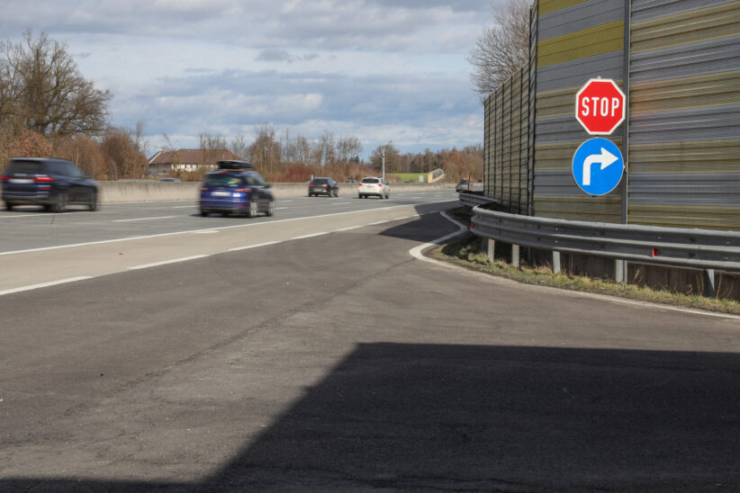 Illegales Autorennen: Polizei stoppt auf Westautobahn in Oberösterreich zwei rasende Lenker
