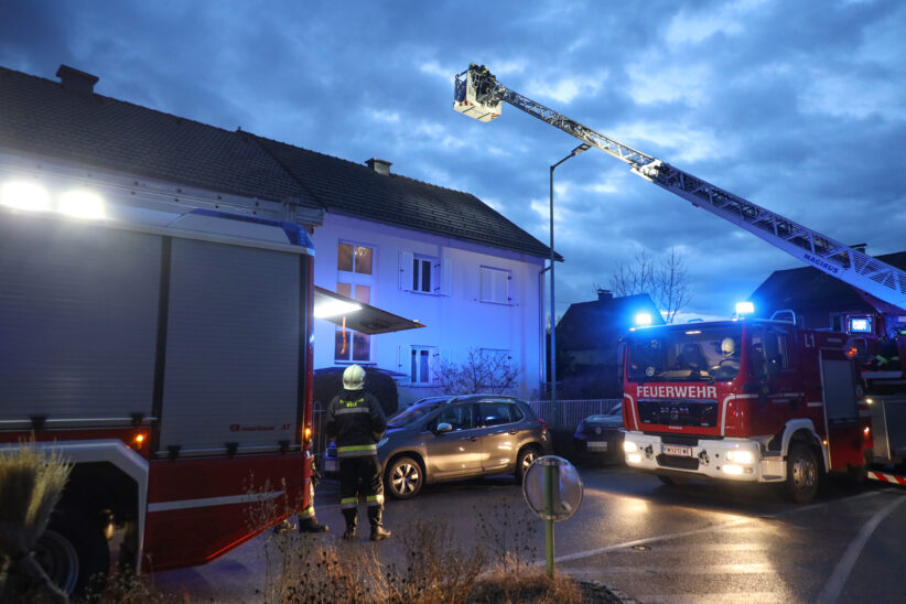 Kaminbrand bei Wohnhaus in Wels-Lichtenegg sorgte für Einsatz von Feuerwehr und Rauchfangkehrer