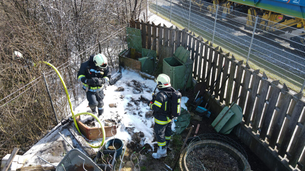 Brand eines Komposthaufens in einem Kleingarten in Wels-Neustadt