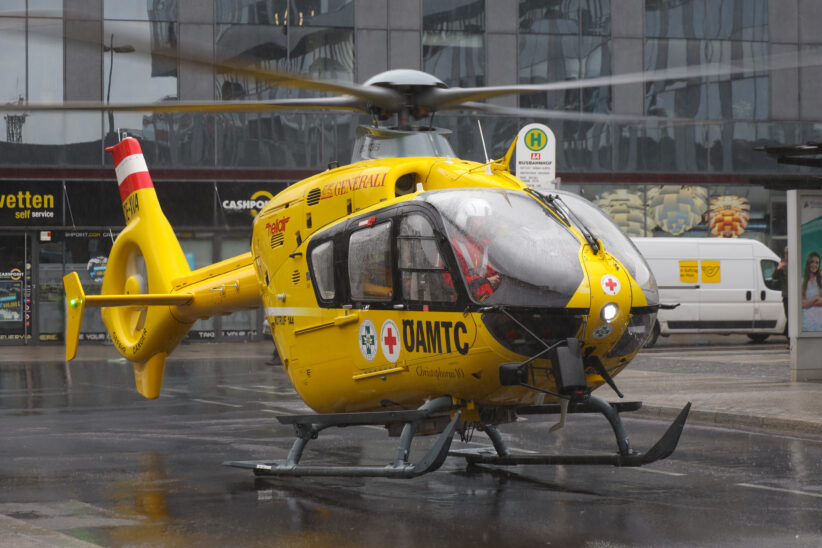 Notarzthubschrauber nach medizinischem Notfall in Wels-Innenstadt im Einsatz