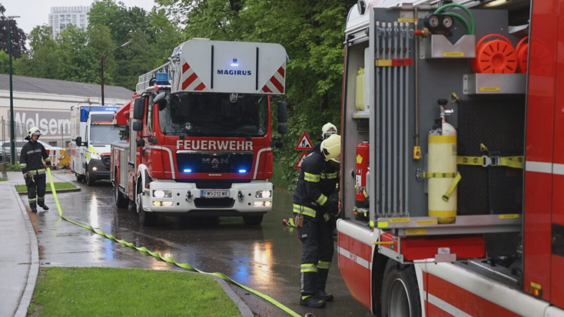 Brandeinsatz in einem Mehrparteienwohnhaus in Wels-Lichtenegg