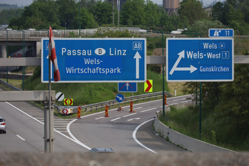 Disput um gegenseitiges Überholen endet in Rauferei auf Abfahrt der Innkreisautobahn in Wels