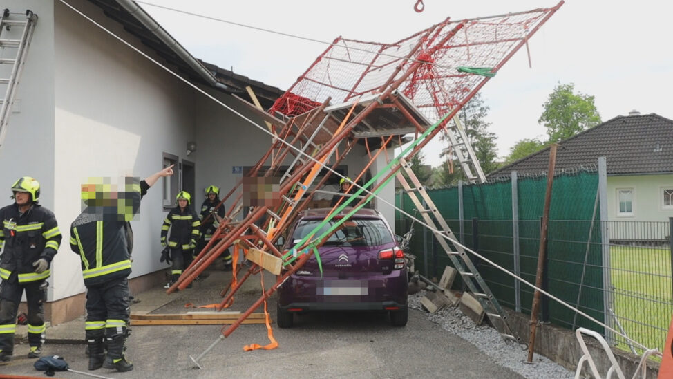 Gerüst bei einem Einfamilienhaus in Edt bei Lambach umgestürzt