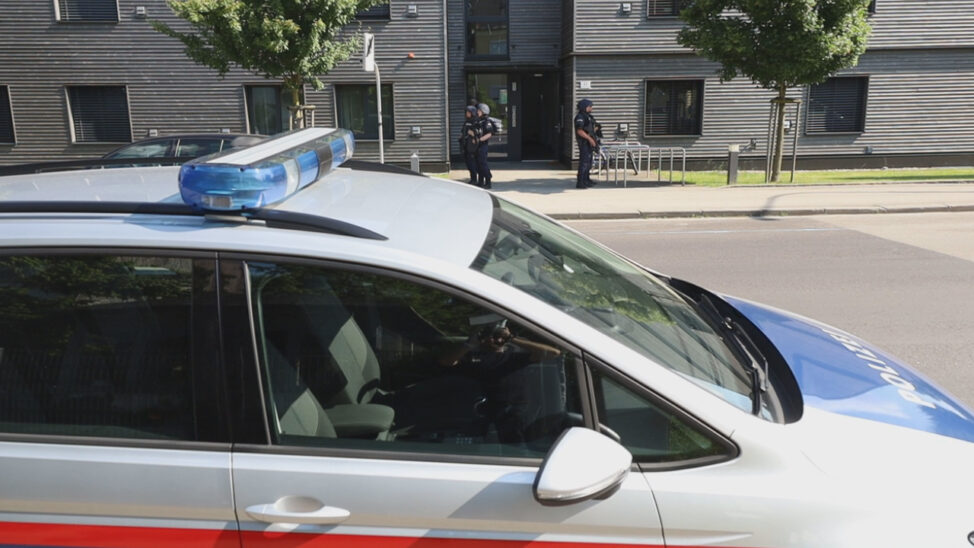 Schwer bewaffnet: Größeres Polizeiaufgebot bei Wohnanlage in Wels-Lichtenegg im Einsatz