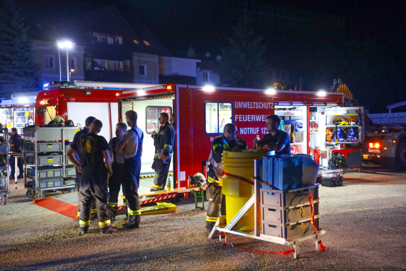 Explosion nach Chlorgasaustritt im Freibad in Lambach