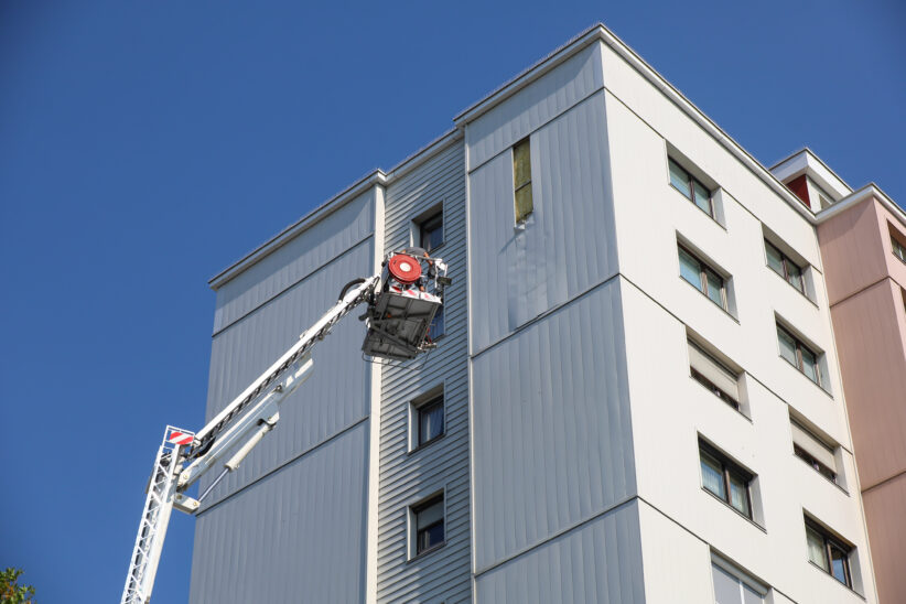 Sicherungsmaßnahmen nach Sturmschaden an Wohngebäude in Wels-Lichtenegg