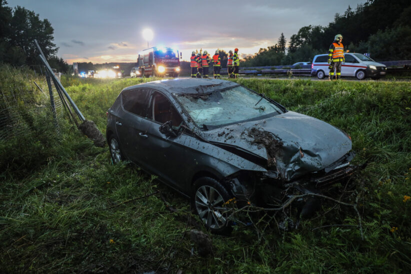 Eine verletzte Person bei zwei Unfällen auf Innkreisautobahn in Krenglbach