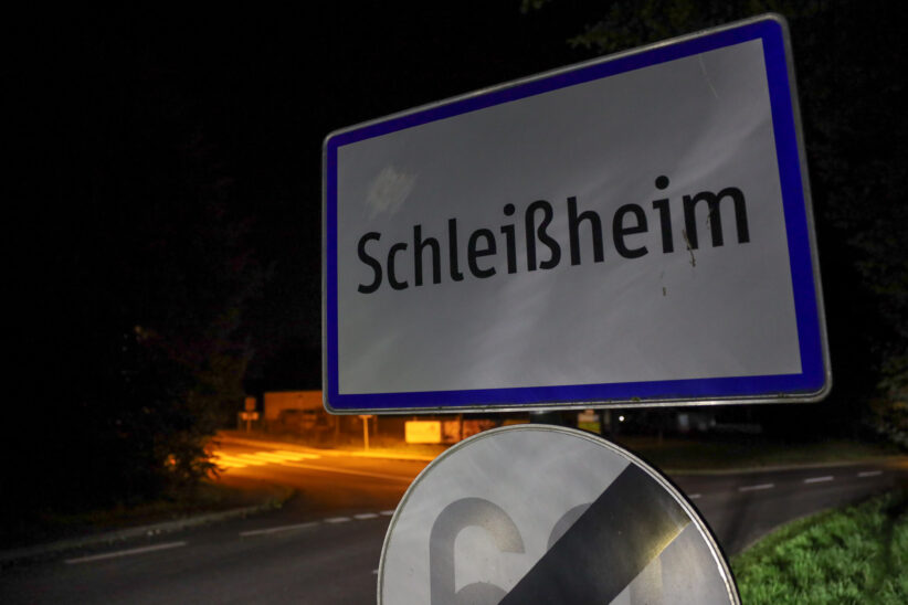 Schleißheim: Bub (2) nach Sturz in einen Pool vom Vater erfolgreich reanimiert