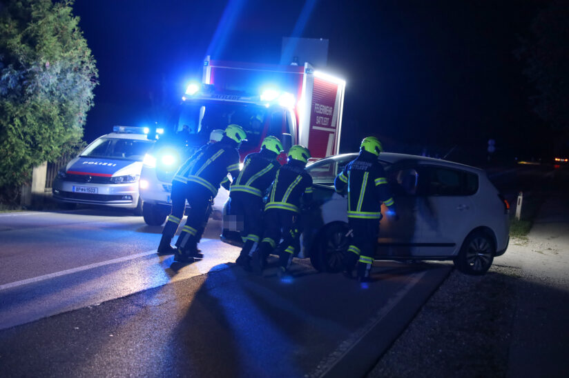 Motorschaden an einem PKW in Sattledt sorgte für Einsatz der Feuerwehr