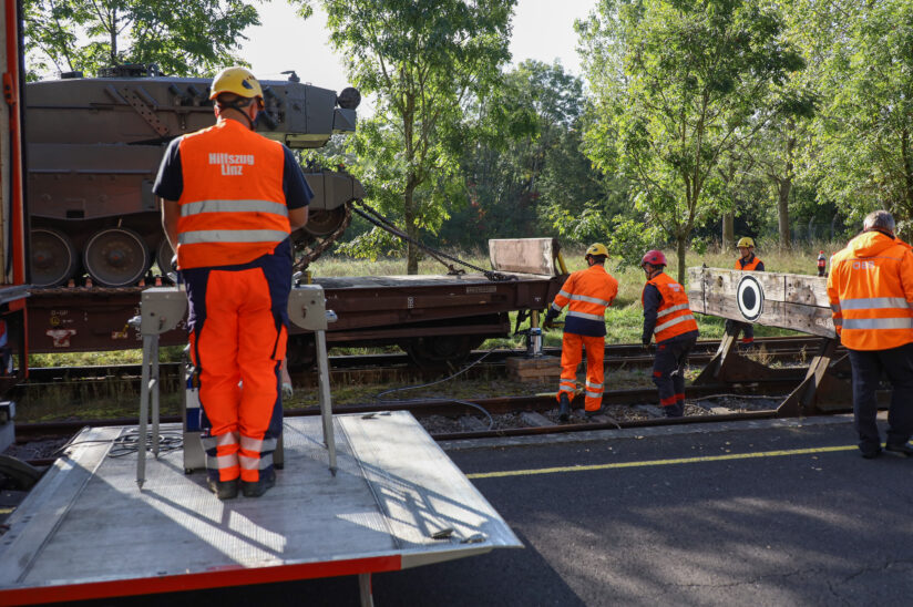 Panzertransportwaggon bei Verschubarbeiten in Wels-Neustadt entgleist