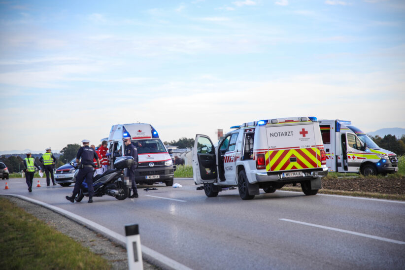 Verkehrsunfall mit Motorroller in Marchtrenk fordert zwei Verletzte