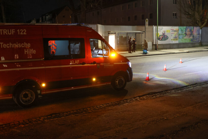 Feuerwehr verwandelte Mehrweggebinde in Ganzweggebinde - Straßenreinigung in Wels-Lichtenegg