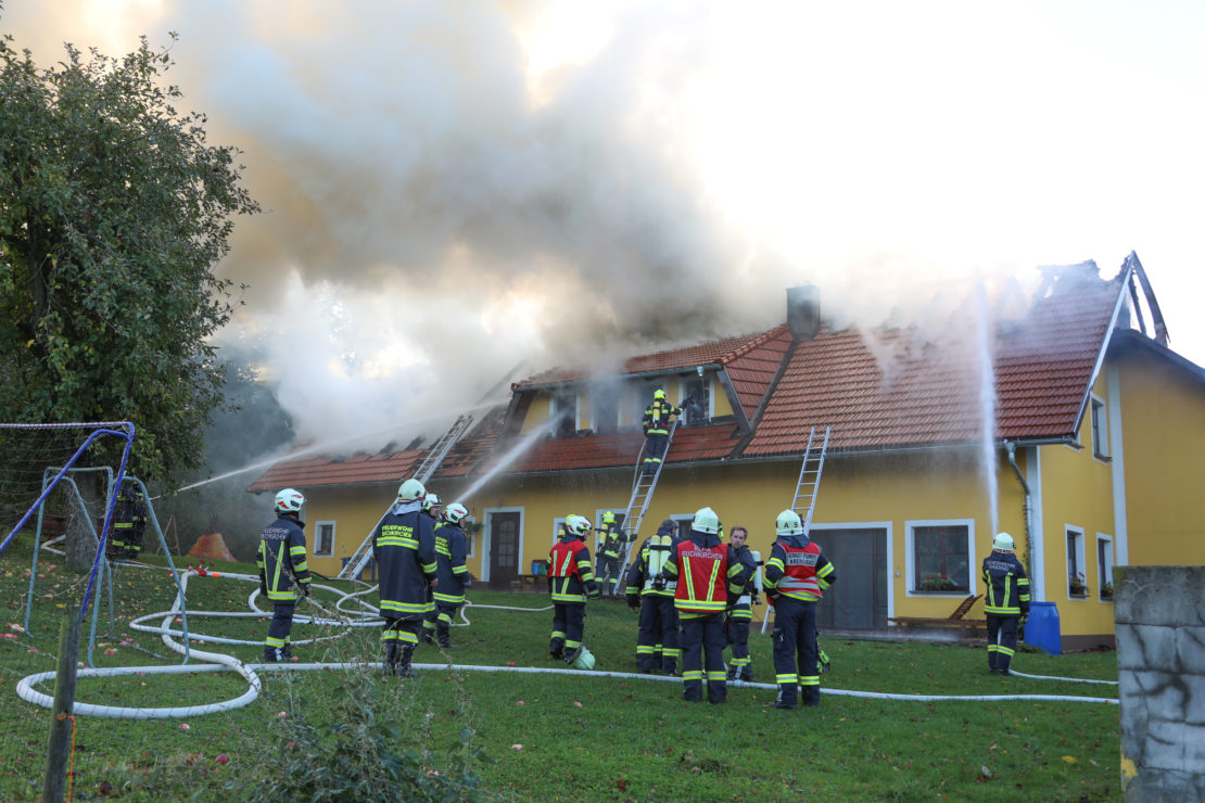 Großbrand auf Bauernhof in Krenglbach